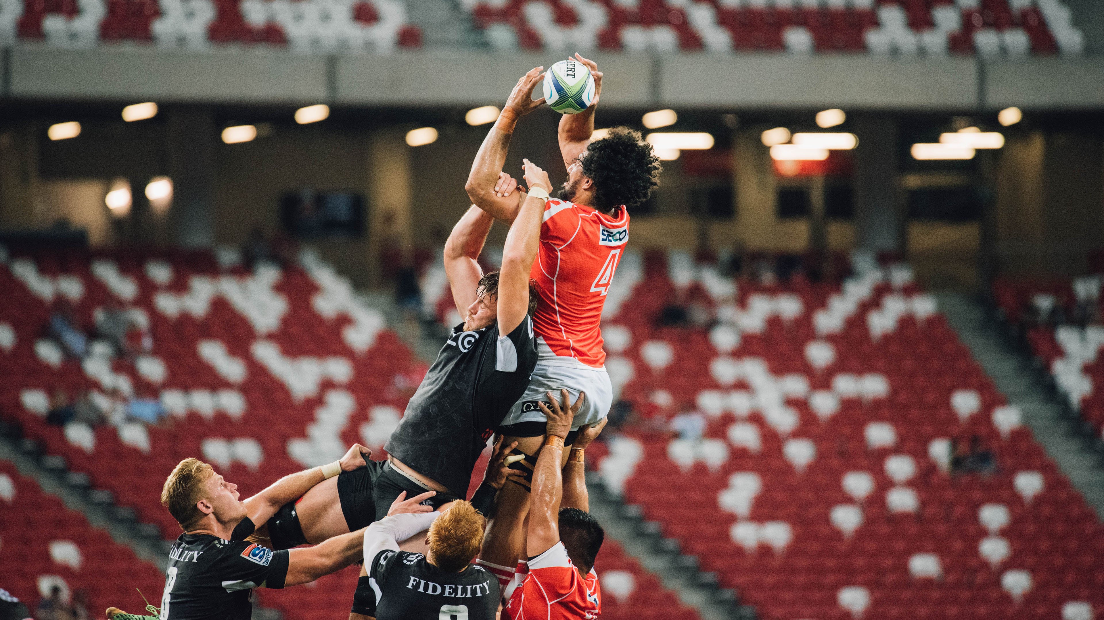 “安赫尔·巴尔博萨的全能进攻与敏捷防守，成为美洲狮队立足国际赛场的重要力量”