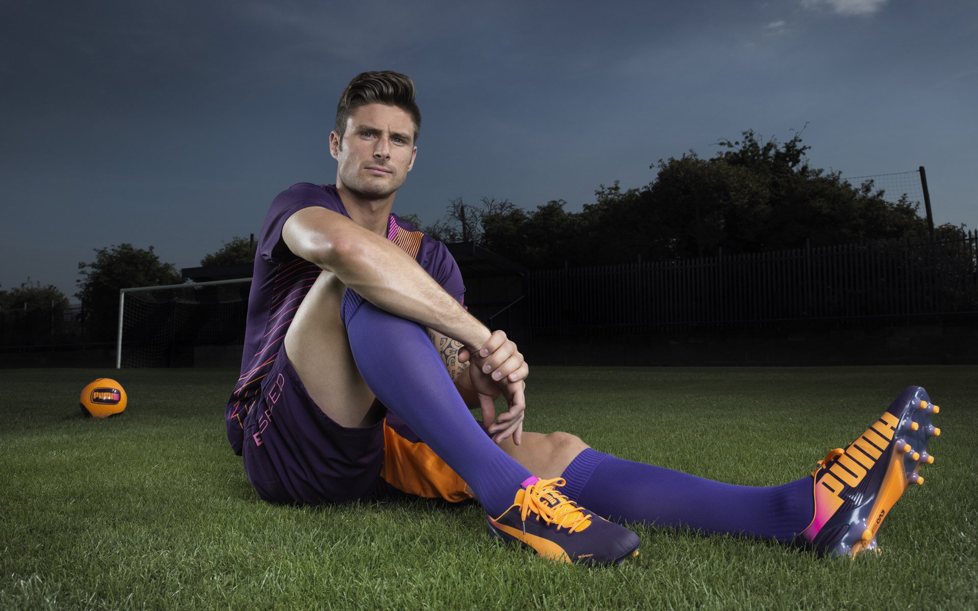 “安赫尔·巴尔博萨的全能进攻与敏捷防守，成为美洲狮队立足国际赛场的重要力量”